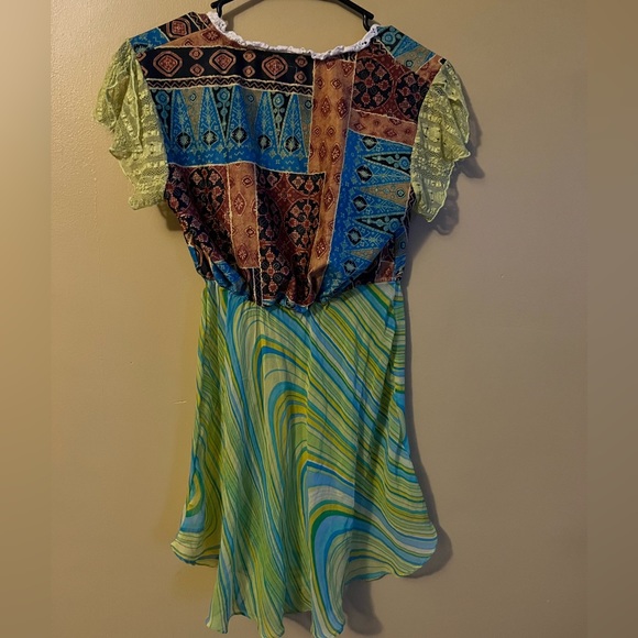 Nom Colorful Tee - Picture 5 of 9